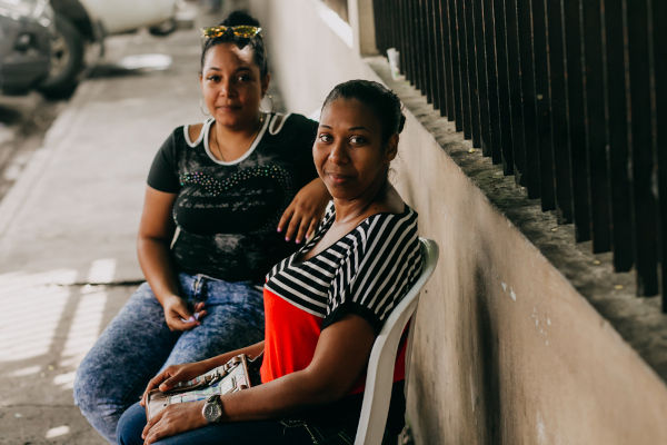 Donne dominicane in centro a Santo Domingo, Repubblica Dominicana