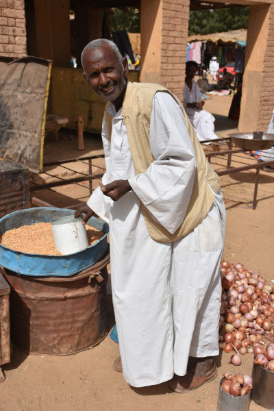 Jalabiya: abito tradizionale maschile in Sudan